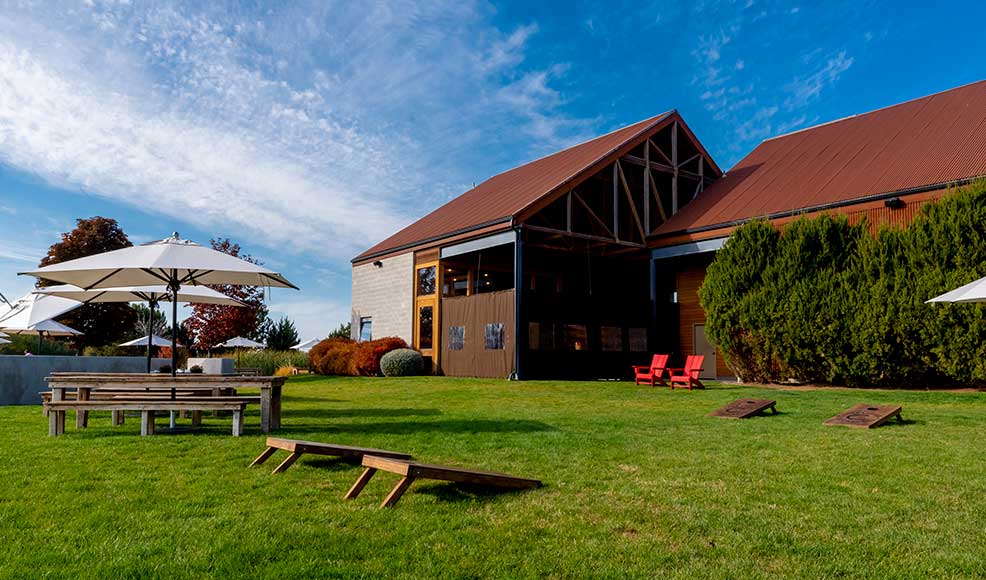 Outdoor lawn for Canvasback Sunday Suppers